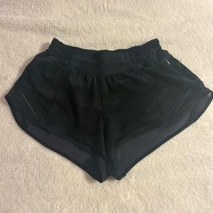 Lululemon Hotty Hot shorts in Black Camo